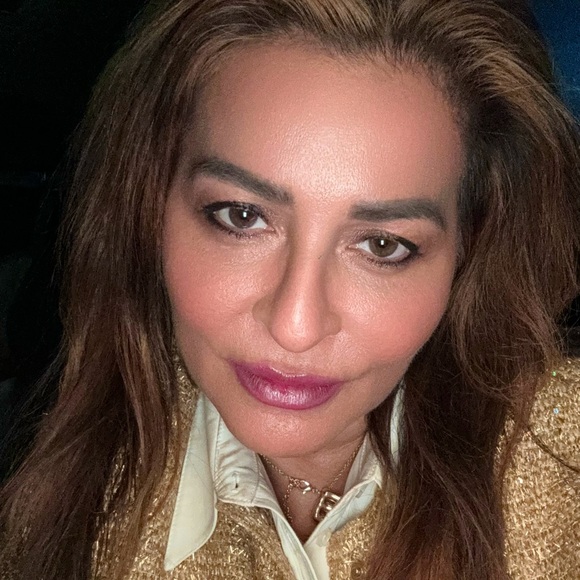 Meet your Posher, Erika - Picture 2 of 2